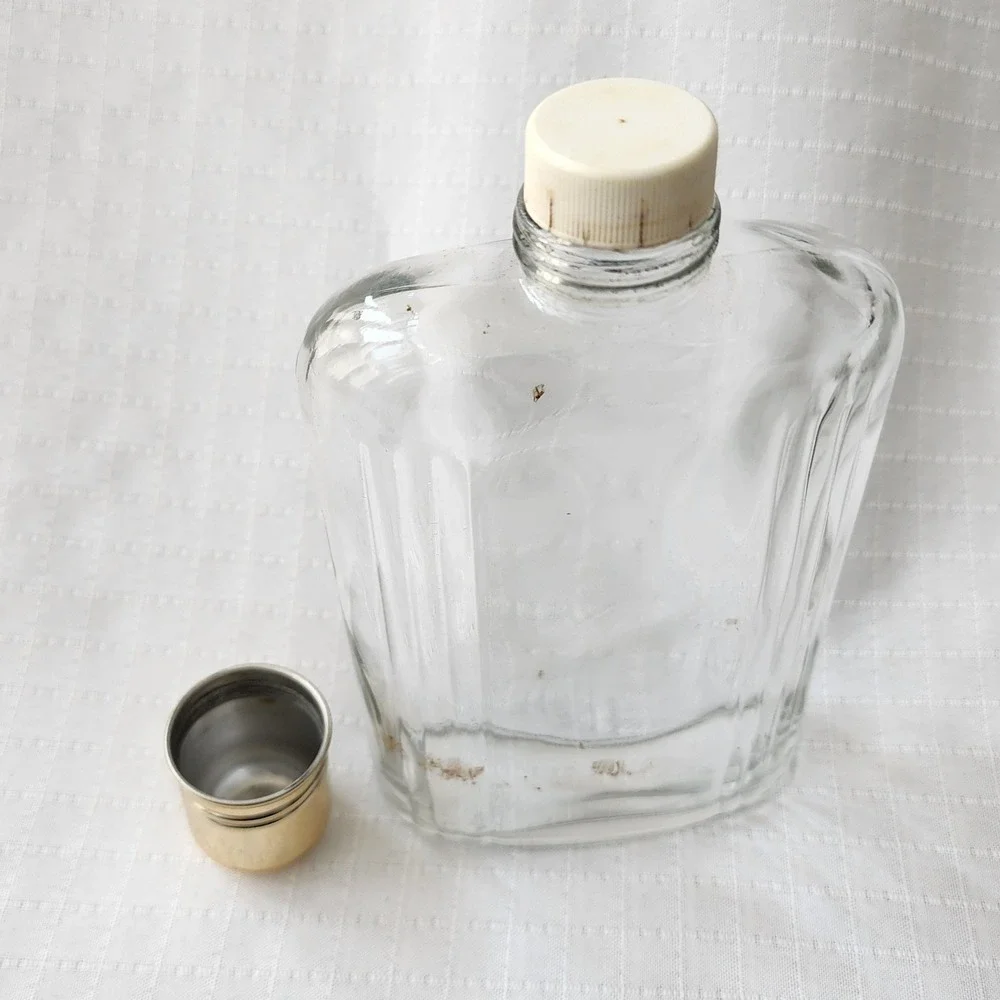 Vintage Ribbed Glass Hip Flask‎ with Two Tone Faux Leather Snap Sleeve Gold Cap